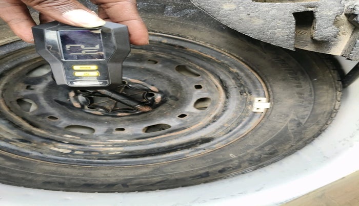 2016 Volkswagen Polo HIGHLINE1.5L, Diesel, Manual, 49,259 km, tyre