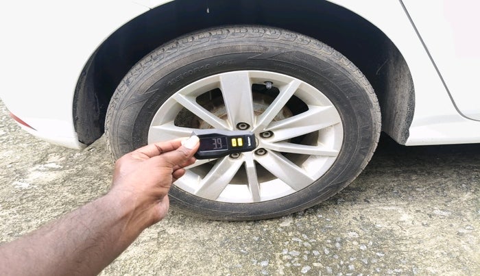 2016 Volkswagen Polo HIGHLINE1.5L, Diesel, Manual, 49,259 km, tyre