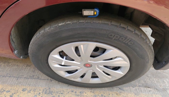 2015 Maruti Swift Dzire VDI, Diesel, Manual, 1,36,625 km, tyre