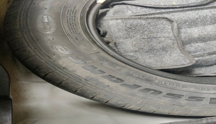 2020 KIA SONET HTK PLUS 1.2, Petrol, Manual, 79,038 km, tyre