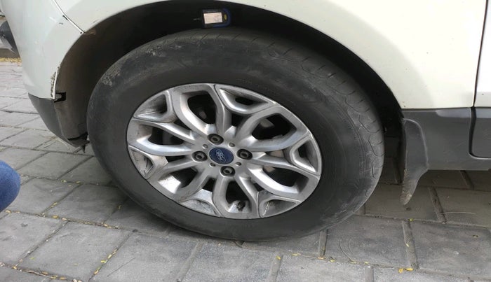 2014 Ford Ecosport TITANIUM 1.5L DIESEL, Diesel, Manual, 2,67,588 km, tyre