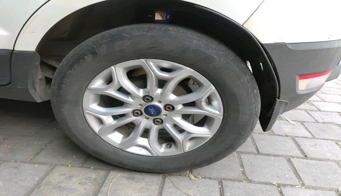 2014 Ford Ecosport TITANIUM 1.5L DIESEL, Diesel, Manual, 2,67,588 km, tyre