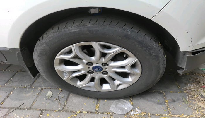 2014 Ford Ecosport TITANIUM 1.5L DIESEL, Diesel, Manual, 2,67,588 km, tyre