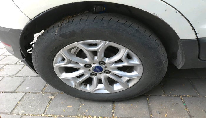 2014 Ford Ecosport TITANIUM 1.5L DIESEL, Diesel, Manual, 2,67,588 km, tyre