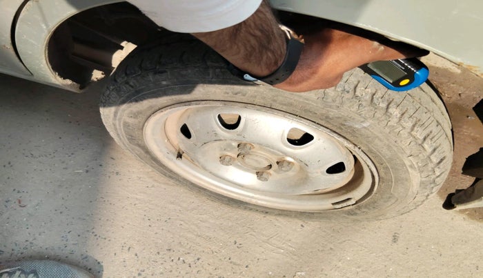 2016 Maruti Alto K10 LXI CNG, Petrol, Manual, 1,19,898 km, tyre