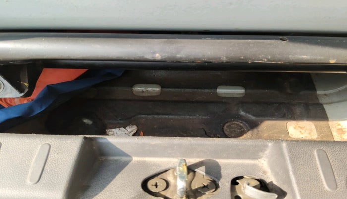 2016 Maruti Alto K10 LXI CNG, Petrol, Manual, 1,19,898 km, tyre