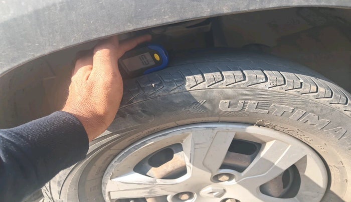 2017 Renault Kwid RXT 0.8, Petrol, Manual, 1,00,180 km, tyre