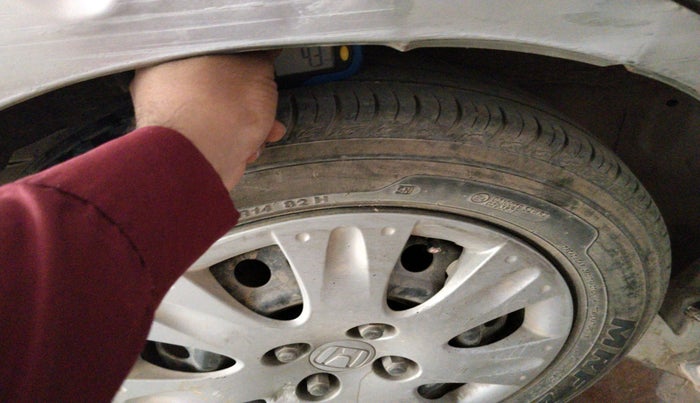 2014 Honda Amaze 1.2L I-VTEC S AT, Petrol, Automatic, 1,56,895 km, tyre