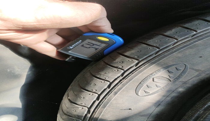 2019 Maruti Ciaz ALPHA 1.5 SHVS PETROL, Petrol, Manual, 1,03,238 km, tyre