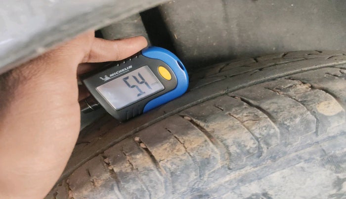 2019 Maruti Ciaz ALPHA 1.5 SHVS PETROL, Petrol, Manual, 1,03,238 km, tyre