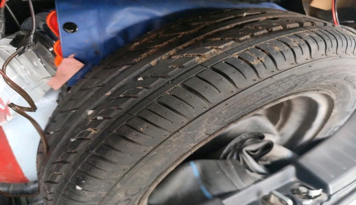 2017 Maruti Wagon R 1.0 LXI CNG, Petrol, Manual, 1,23,366 km, tyre