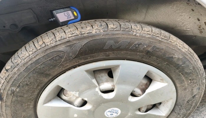 2017 Maruti Wagon R 1.0 LXI CNG, Petrol, Manual, 1,23,366 km, tyre