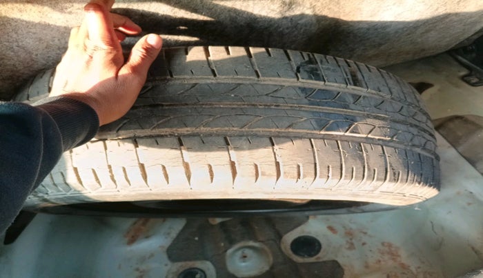 2015 Hyundai Elite i20 ASTA 1.4 CRDI, Diesel, Manual, 1,03,190 km, tyre