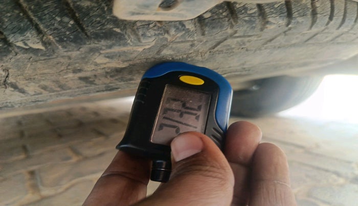 2015 Mahindra XUV500 W4, Diesel, Manual, 1,36,431 km, tyre