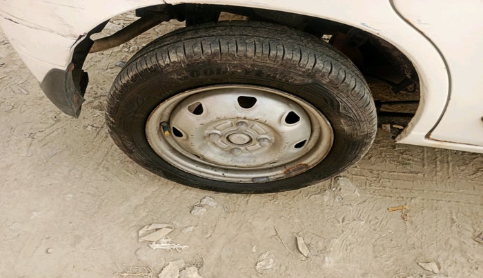 2012 Maruti Alto K10 LXI, Petrol, Manual, 70,623 km, tyre