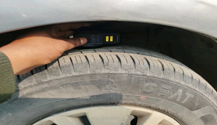 2013 Maruti Swift VXI, Petrol, Manual, 80,355 km, tyre