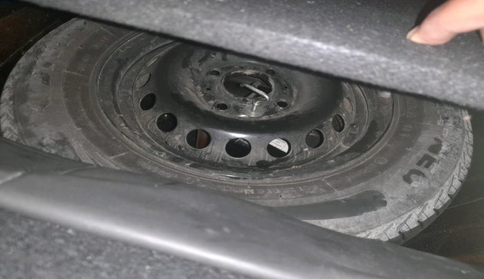 2022 Tata Tiago XT CNG, Petrol, Manual, 92,173 km, tyre