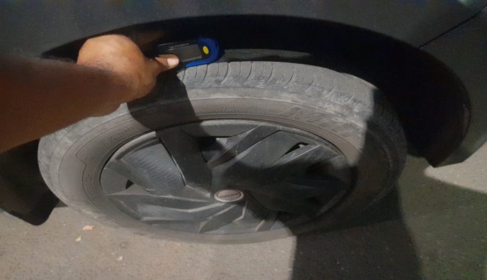 2022 Tata Tiago XT CNG, Petrol, Manual, 92,173 km, tyre