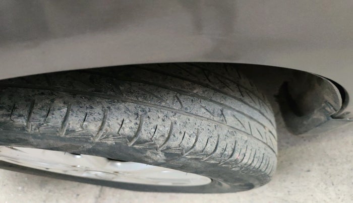 2013 Honda Amaze 1.5L I-DTEC VX, Diesel, Manual, 1,20,181 km, tyre