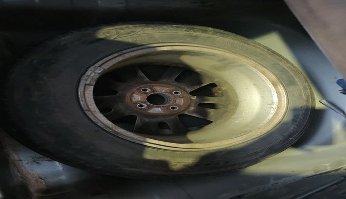 2013 Honda Amaze 1.5L I-DTEC VX, Diesel, Manual, 1,20,181 km, tyre