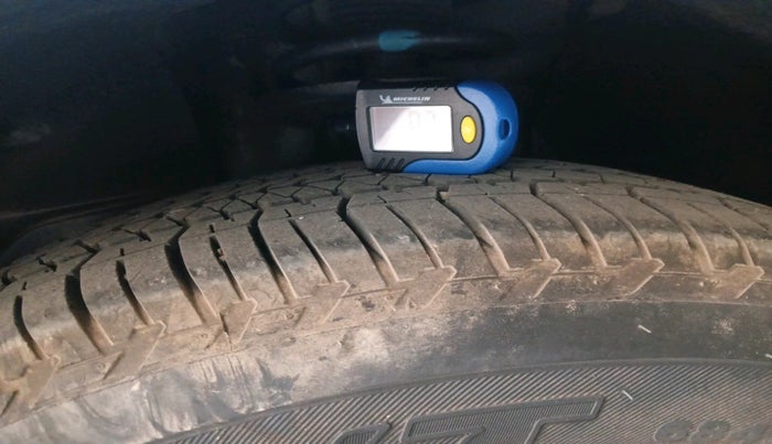 2020 Mahindra XUV500 W7, Diesel, Manual, 1,20,703 km, tyre