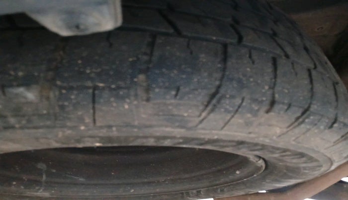 2020 Mahindra XUV500 W7, Diesel, Manual, 1,20,703 km, tyre