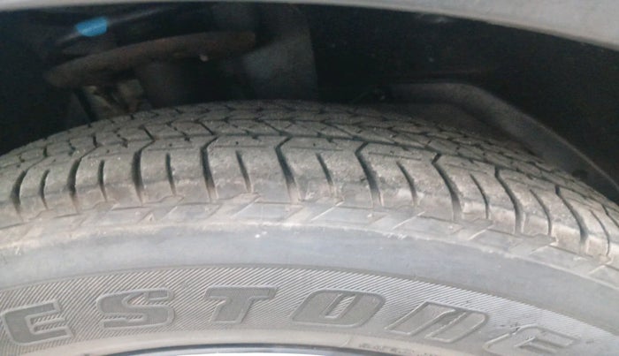 2020 Mahindra XUV500 W7, Diesel, Manual, 1,20,703 km, tyre