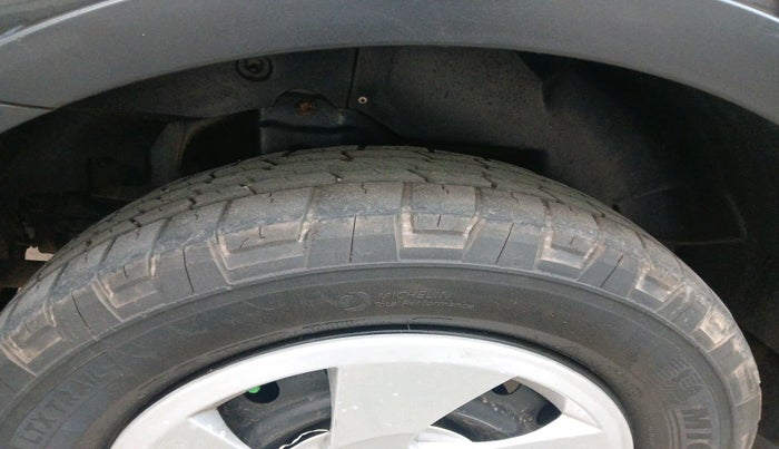 2020 Mahindra XUV500 W7, Diesel, Manual, 1,20,703 km, tyre