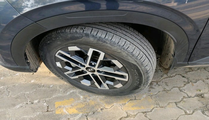 2023 Hyundai VENUE SX (O) MT 1.0 Turbo, Petrol, Manual, 13,948 km, tyre