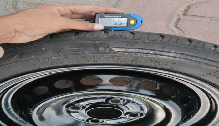 2022 Honda Amaze 1.2L I-VTEC S, Petrol, Manual, 90,321 km, tyre