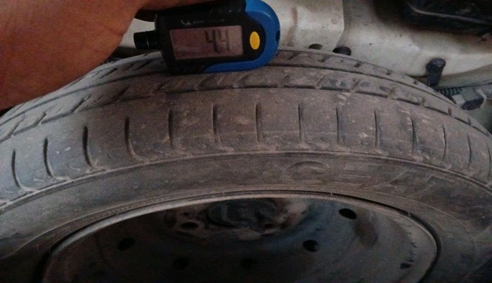 2015 Tata Nano EMAX XM CNG, Petrol, Manual, 1,81,071 km, tyre