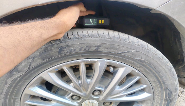 2021 Maruti Ertiga VXI CNG, Petrol, Manual, 77,418 km, tyre