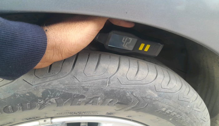 2013 Hyundai i20 MAGNA 1.2, Petrol, Manual, 67,163 km, tyre