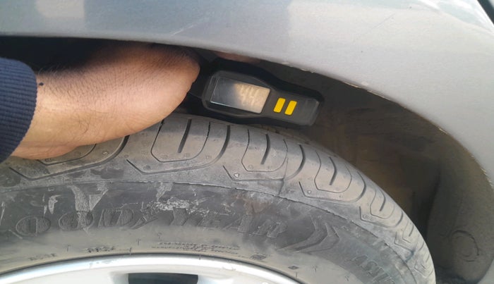 2013 Hyundai i20 MAGNA 1.2, Petrol, Manual, 67,163 km, tyre