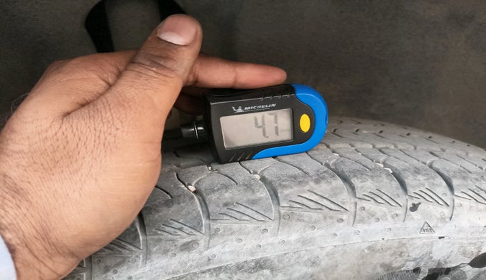 2023 Maruti Grand Vitara SIGMA SMART HYBRID, Petrol, Manual, 38,289 km, tyre