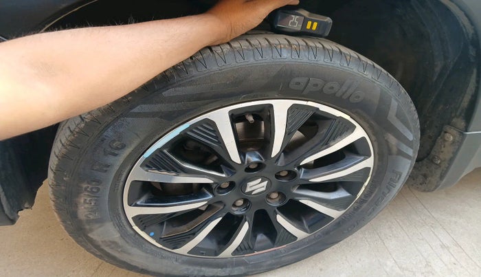 2022 Maruti BREZZA ZXI + SMART HYBRID, Petrol, Manual, 32,189 km, tyre