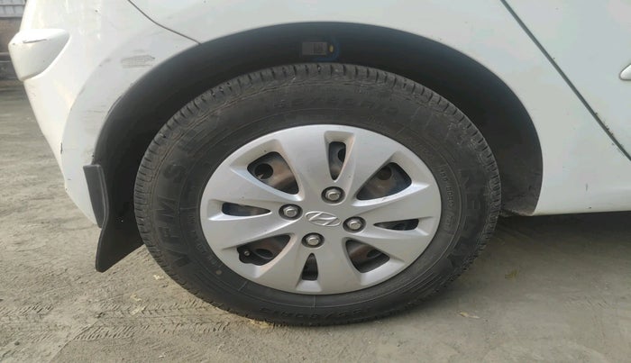 2010 Hyundai i10 SPORTZ 1.2, Petrol, Manual, 1,48,648 km, tyre