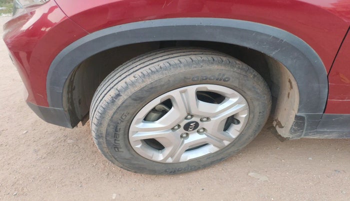 2020 KIA SONET HTK PLUS 1.2, Petrol, Manual, 13,371 km, tyre