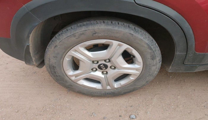 2020 KIA SONET HTK PLUS 1.2, Petrol, Manual, 13,371 km, tyre