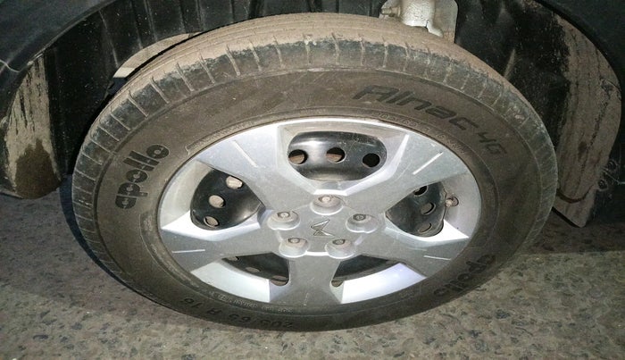 2023 Mahindra XUV300 W6 1.2 PETROL AMT, Petrol, Automatic, 28,960 km, tyre