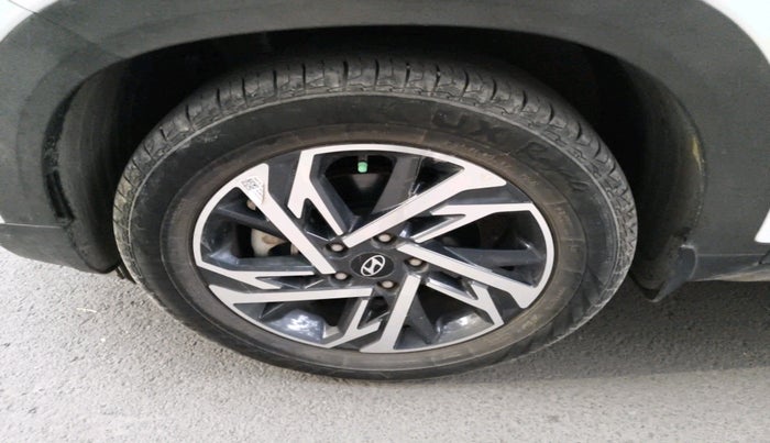 2024 Hyundai Creta SX (O) IVT 1.5 PETROL, Petrol, Automatic, 26,595 km, tyre