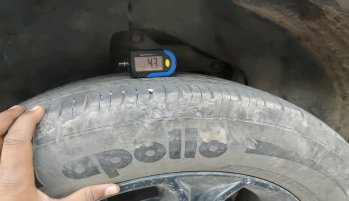 2019 Tata Harrier XT 2.0L KRYOTEC DARK EDITION, Diesel, Manual, 74,290 km, tyre