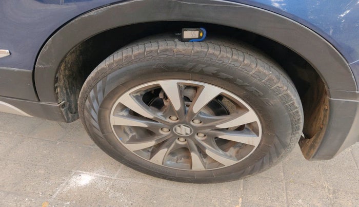 2019 Maruti S Cross ALPHA 1.3, Diesel, Manual, 94,000 km, tyre