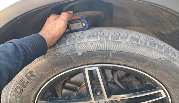 2012 Mahindra XUV500 W8, Diesel, Manual, 1,04,447 km, tyre