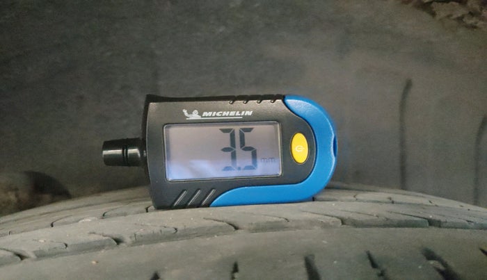 2019 Mahindra XUV300 W8 1.5 DIESEL, Diesel, Manual, 99,237 km, tyre