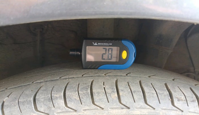 2015 Hyundai Grand i10 ASTA (O) 1.2 KAPPA VTVT, Petrol, Manual, 27,213 km, tyre