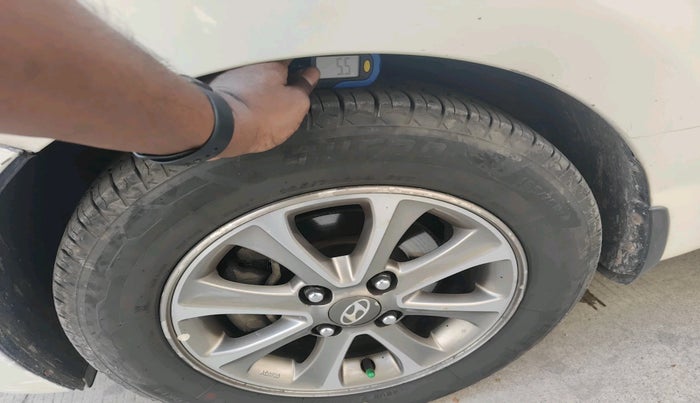 2015 Hyundai Grand i10 ASTA 1.1 CRDI, Diesel, Manual, 1,24,042 km, tyre