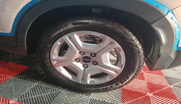 2022 KIA SONET HTK 1.2, Petrol, Manual, 87,121 km, tyre