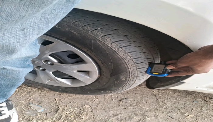 2016 Hyundai Grand i10 SPORTZ 1.1 CRDI, Diesel, Manual, 1,21,318 km, tyre