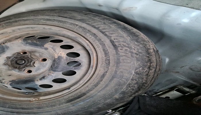 2016 Hyundai Grand i10 SPORTZ 1.1 CRDI, Diesel, Manual, 1,21,318 km, tyre